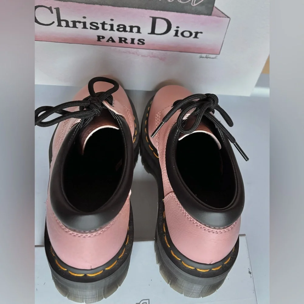 Dr. Martens 8053 Quad 2” Platform Leather Oxford shoes in Pink Color Size 6 NWOB